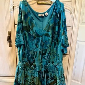 Large Cato split shoulder island print top